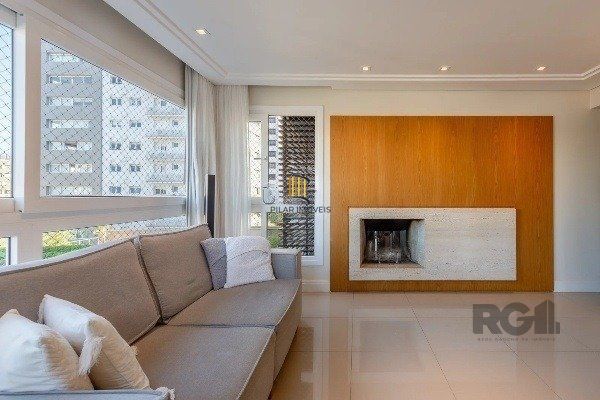 Vende-se amplo apartamento 3 dorm c/ suíte, 3 vagas, churrasqueira, lareira - 113m² - Bela Vista