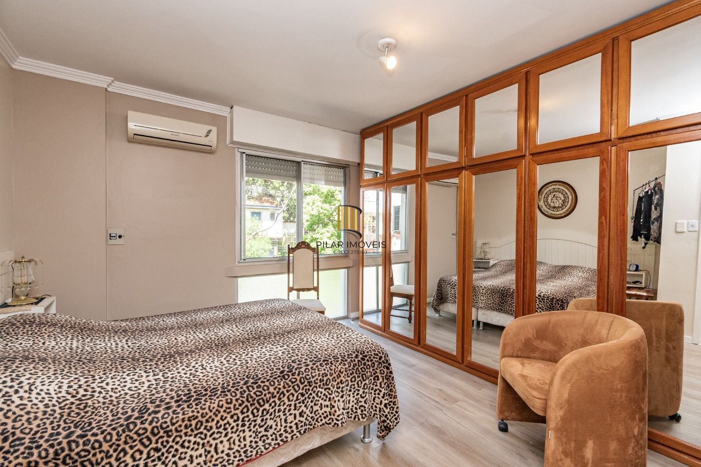 Vende-se apartamento com 3 quartos (1 suíte), 133 m² e 1 vaga – Petrópolis