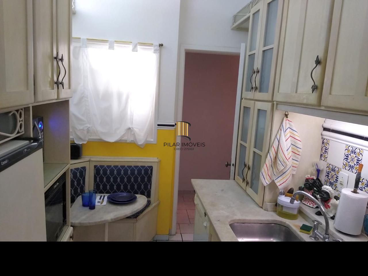 Vende-se apartamento com 3 quartos(1 suíte), 114m² e 1 vaga - Moinhos de Vento