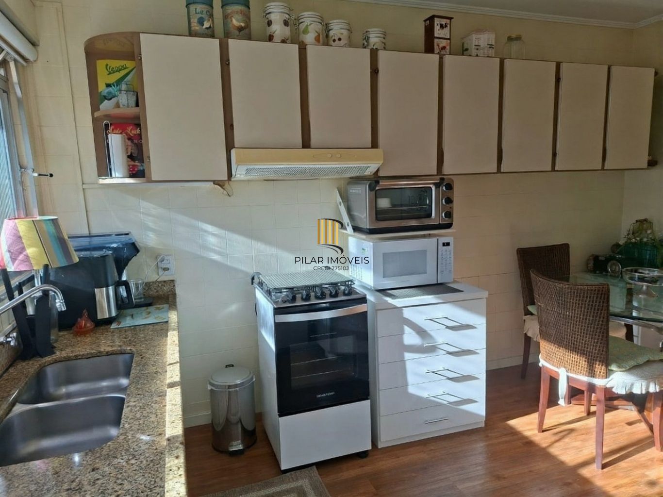 Vende-se apartamento com 3 quartos (1 suíte), 122 m² e 1 vaga – Petrópolis