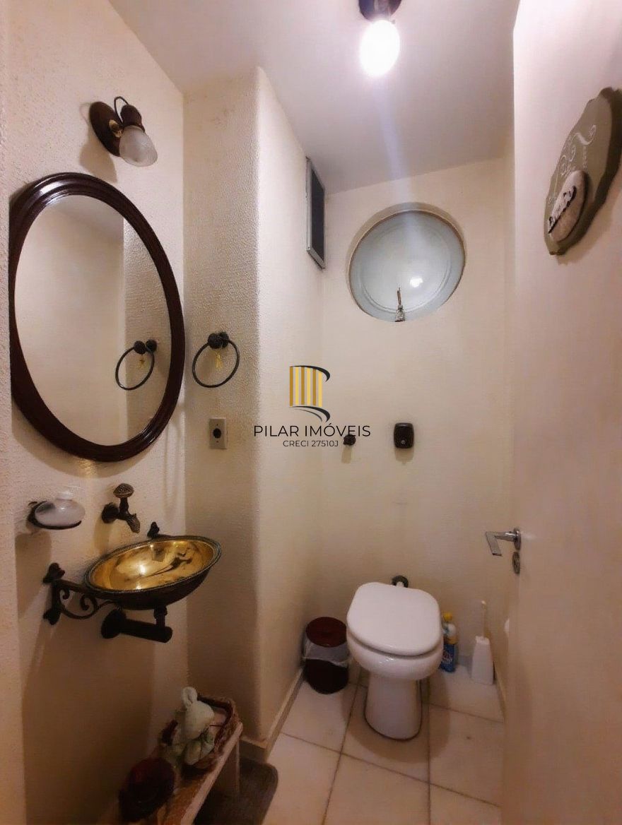 Vende-se apartamento com 3 quartos(1 suíte), 184m² e 2 vagas - Bom Fim