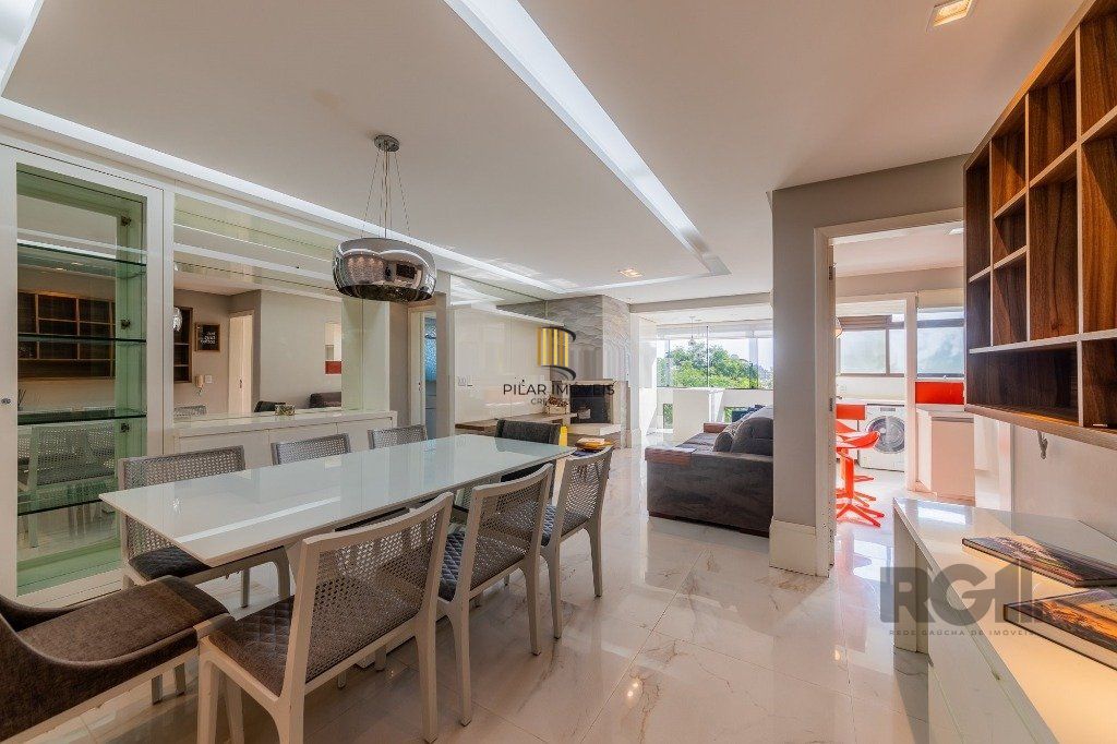 Vende-se excelente apartamento 2 quartos c/ 2 suítes, 2 vagas, living com lareira, sacada e churrasqueira - 98m² - Auxiliadora