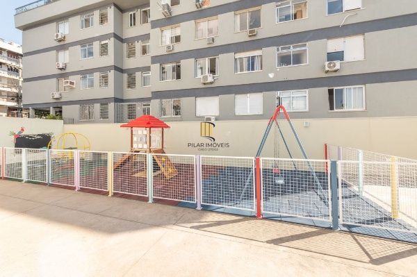 Vende-se apartamento com 2 quartos (1 suíte), 74m² e 2 vagas – Petrópolis