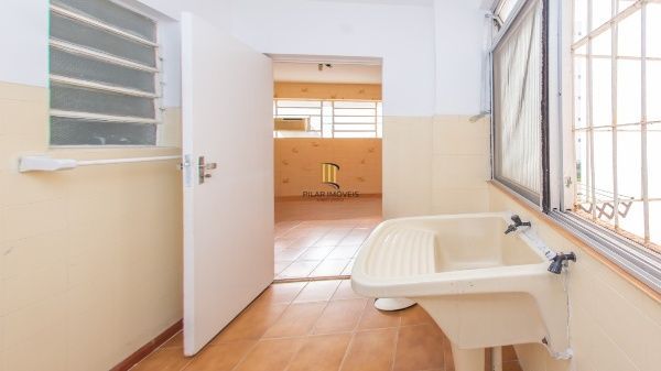 Vende-se apartamento com 3 quartos (1 suíte), 97 m² e 1 vaga – Bom Fim