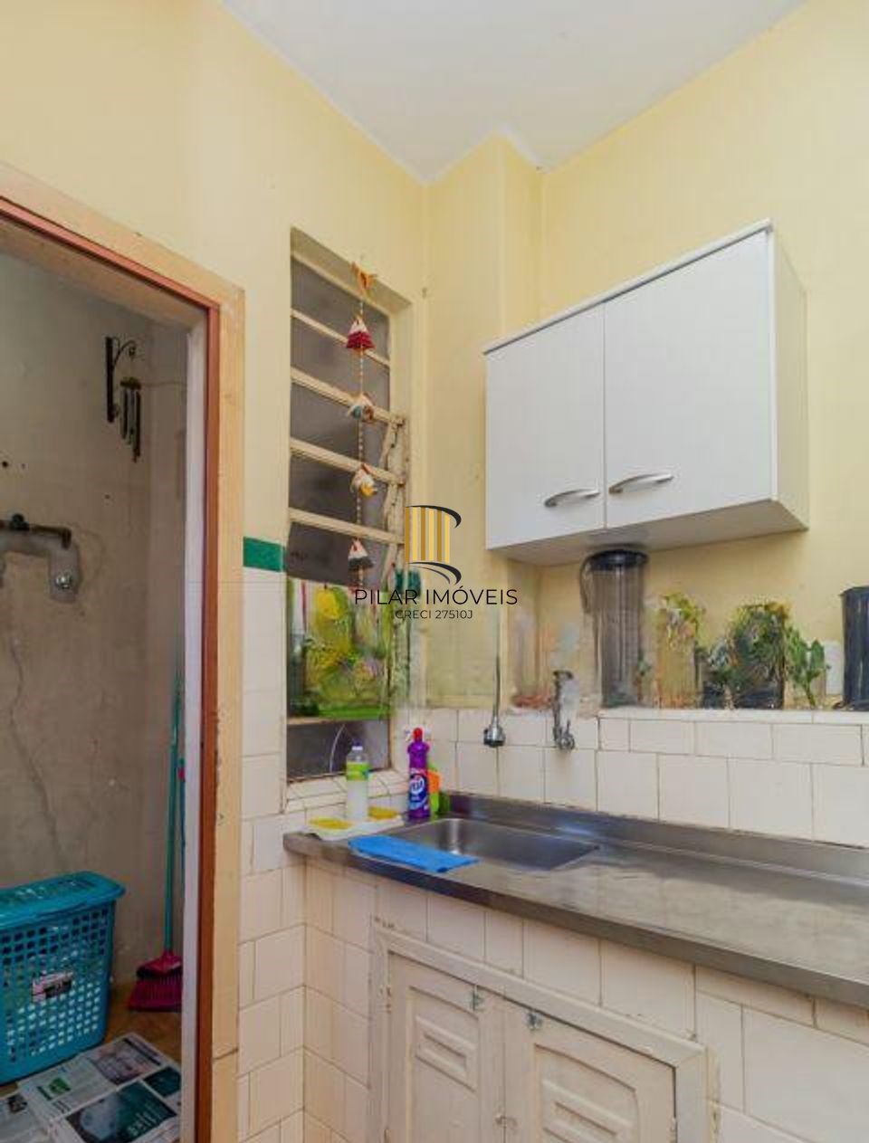 Vende-se apartamento com 3 quartos, 87m² e sacada - Petrópolis