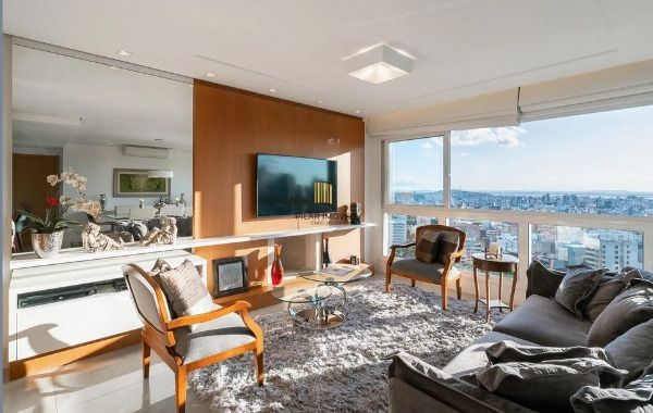 Vende-se amplo apartamento com 3 suítes, 126m² e 2 vagas - Petrópolis
