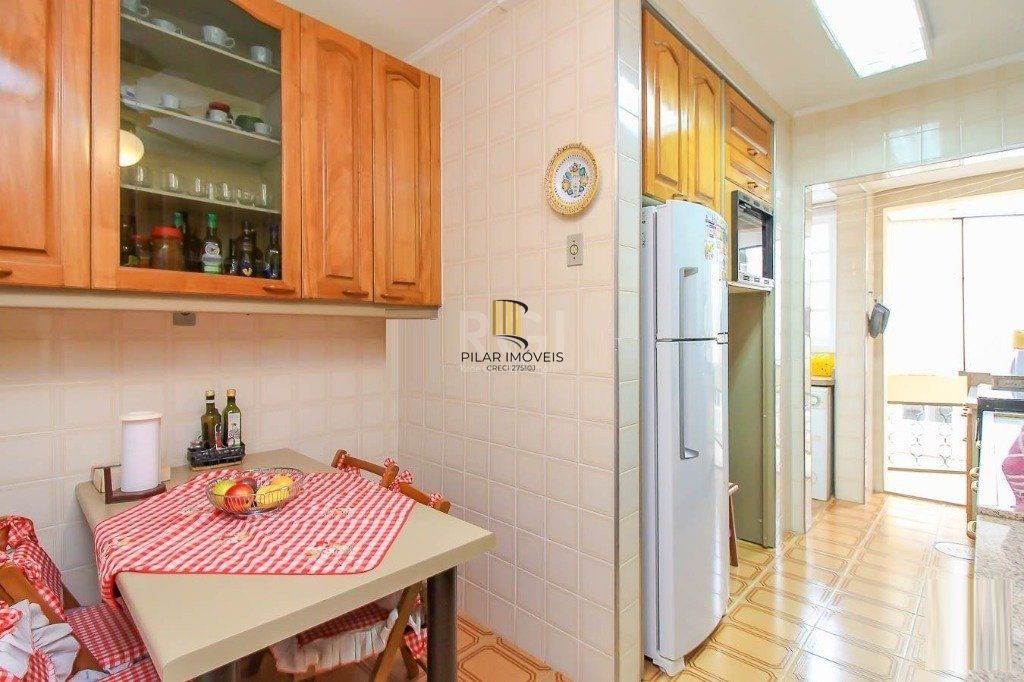Cobertura para Venda - 252m², 3 dormitórios, sendo 1 suites, 2 vagas - Menino Deus