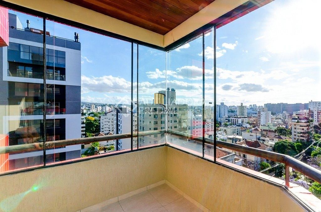 Vende-se cobertura com 3 quartos (1 suíte), 311m² e 3 vagas – Rio Branco