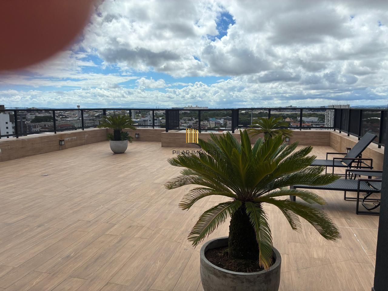 Vende-se apartamento com 2 quartos (1 suíte), 79m² e 2 vagas - Rua Eduardo chartier 190