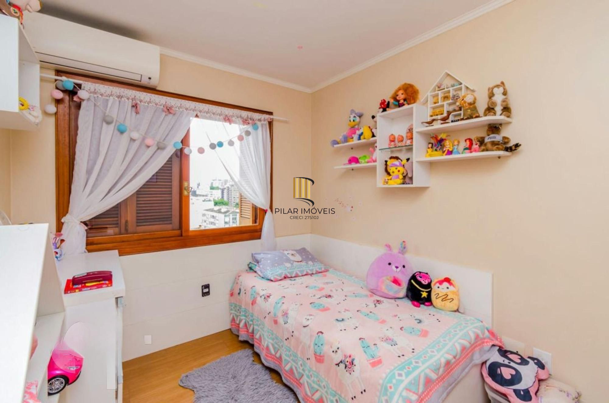 Vende-se apartamento com 3 quartos, suíte e churrasqueira – 103 m² - Petrópolis