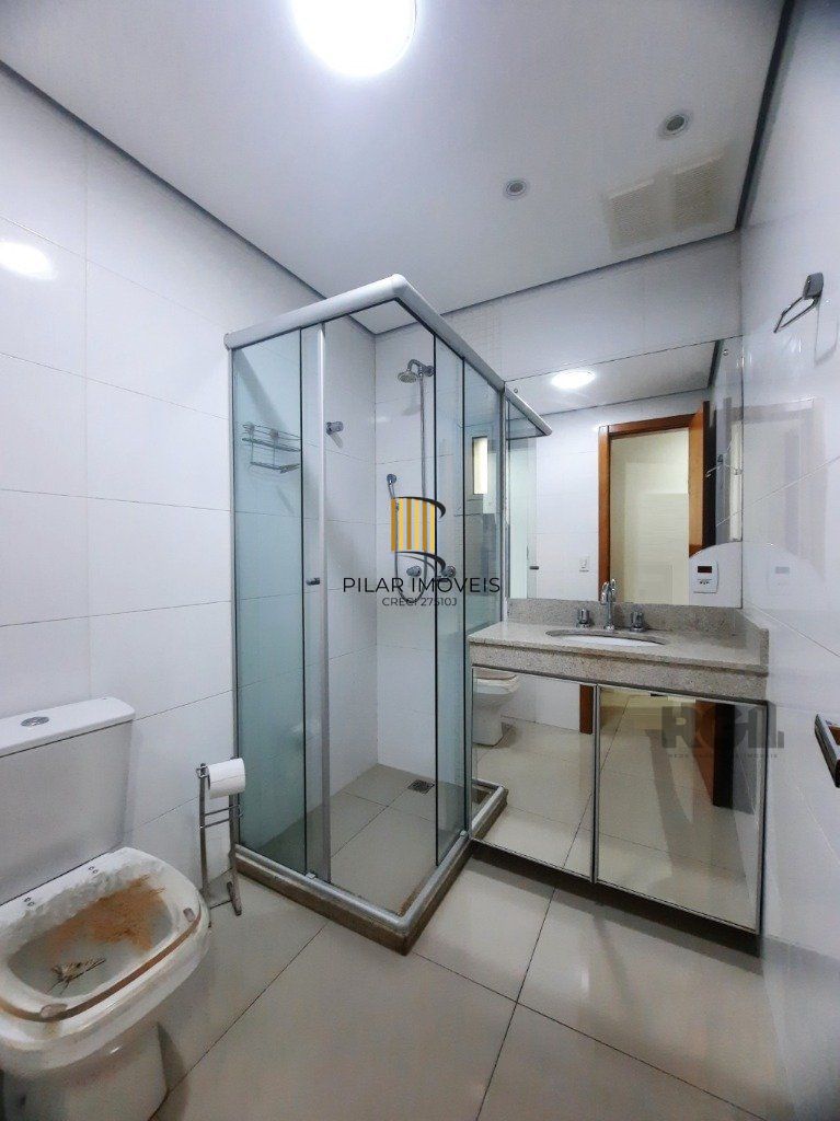 Vende-se apartamento impecável 2 quartos com suíte, 2 vagas cobertas, próximo da PUCRS - 80m² - Jardim Botânico