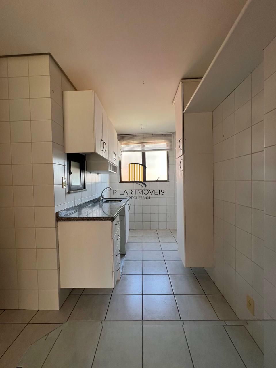 Vende-se apartamento com 3 quartos (1 suíte), 103m² e 2 vagas – Petrópolis