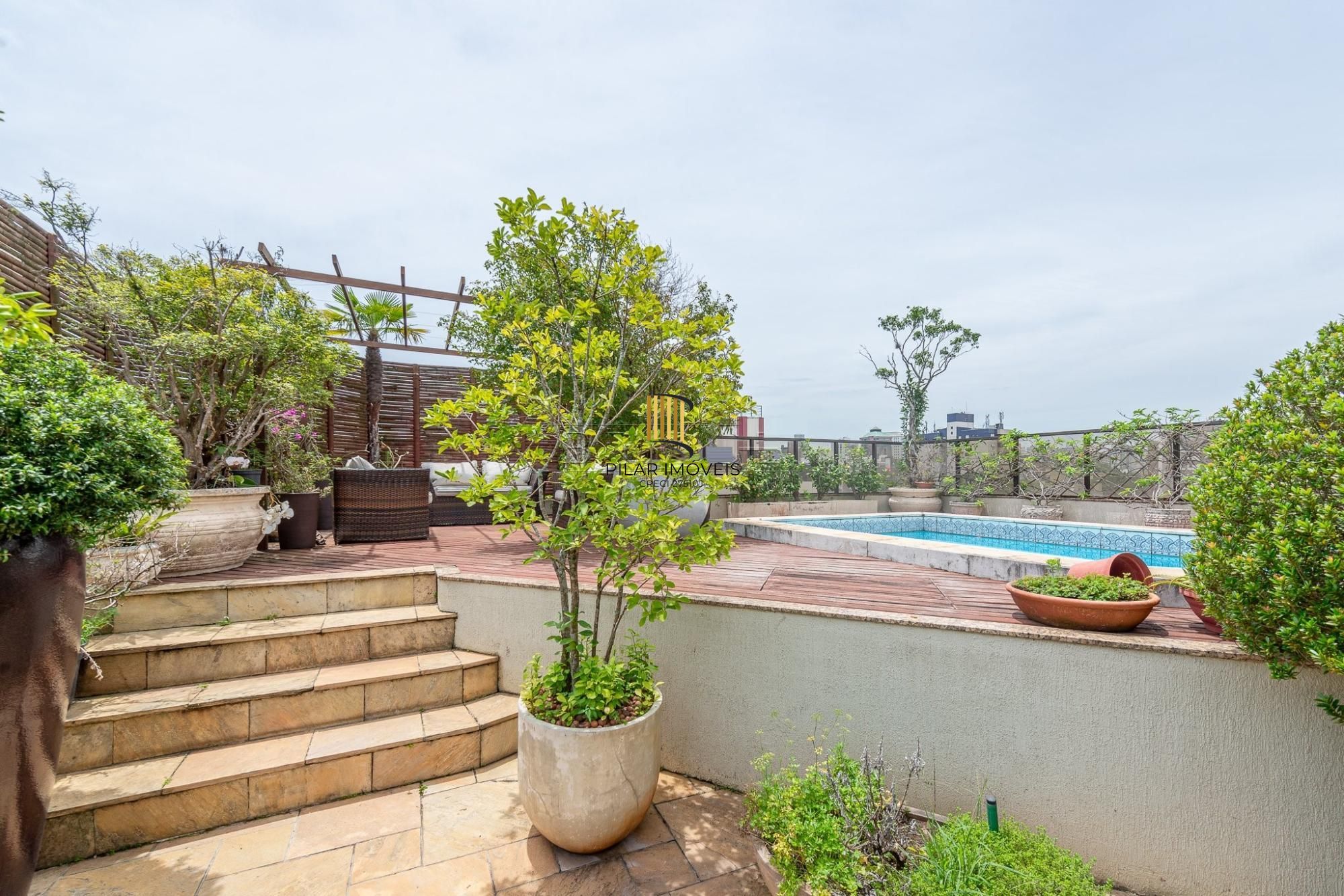 Vende-se luxuosa cobertura com 531.95m², 4 dormitórios no bairro Auxiliadora