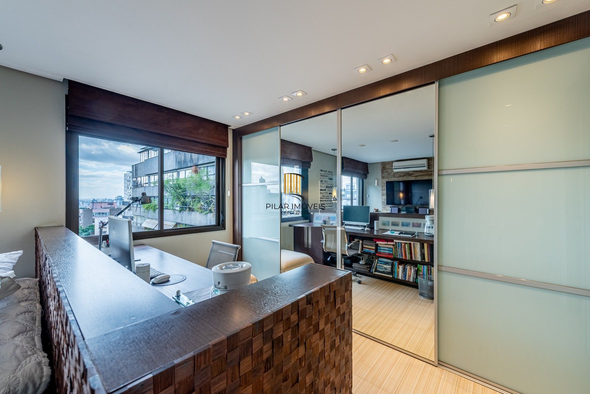 Vende-se cobertura com 2 quartos (1 suíte), 185m² e 2 vagas – Rio Branco