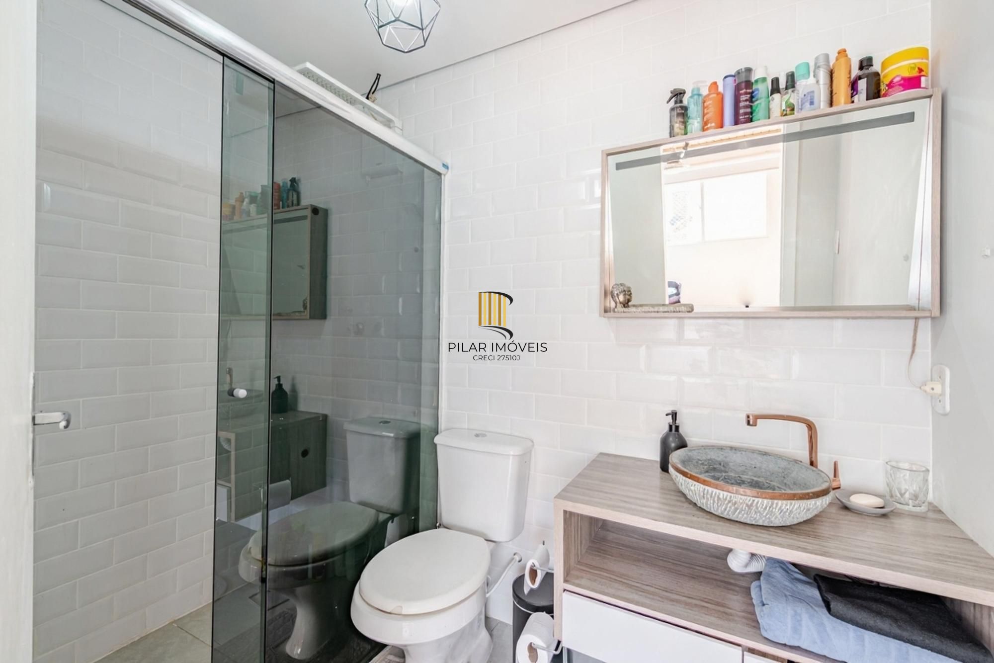 Vende-se cobertura duplex com 3 quartos (1 suíte), 117m² e 1 vaga – Menino Deus