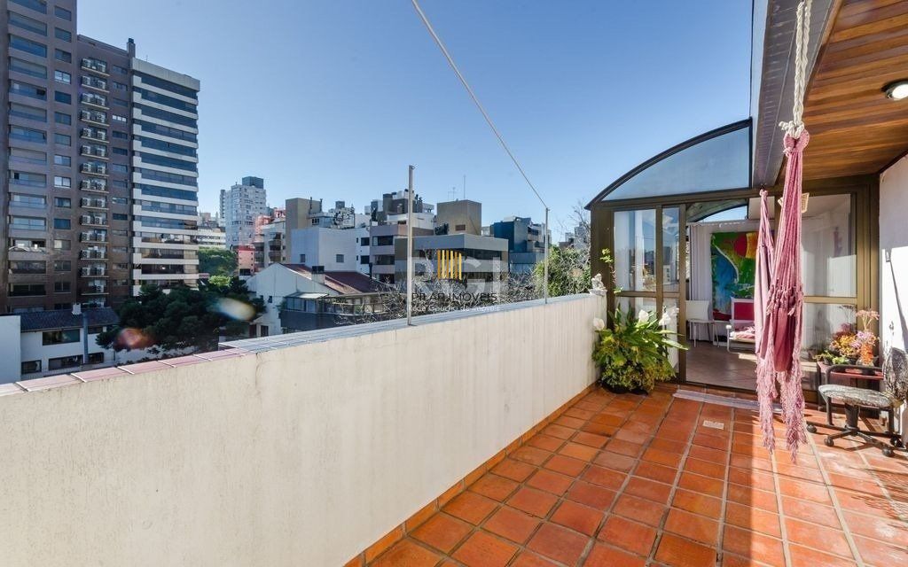 Vende-se cobertura - 171m², 2 dormitórios, sendo 1 suite, 2 vagas - Petrópolis