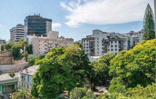 Vende-se apartamento 3 quartos com suíte e duas vagas - 134m² - Moinhos de Vento