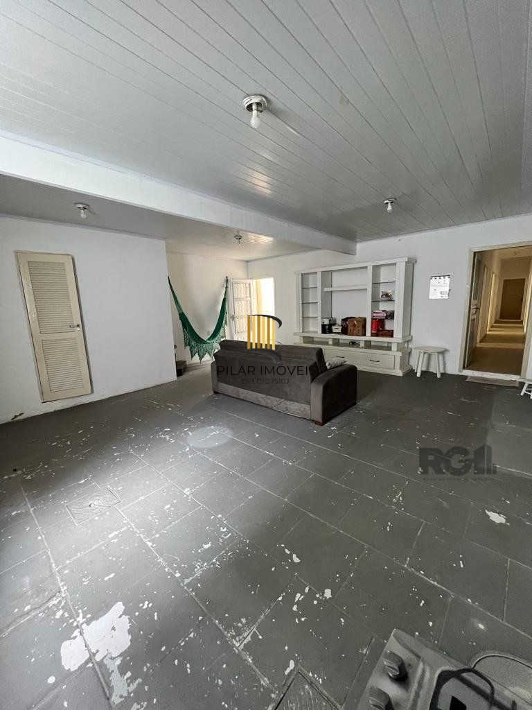 Casa 4 dormitórios no bairro Petrópolis