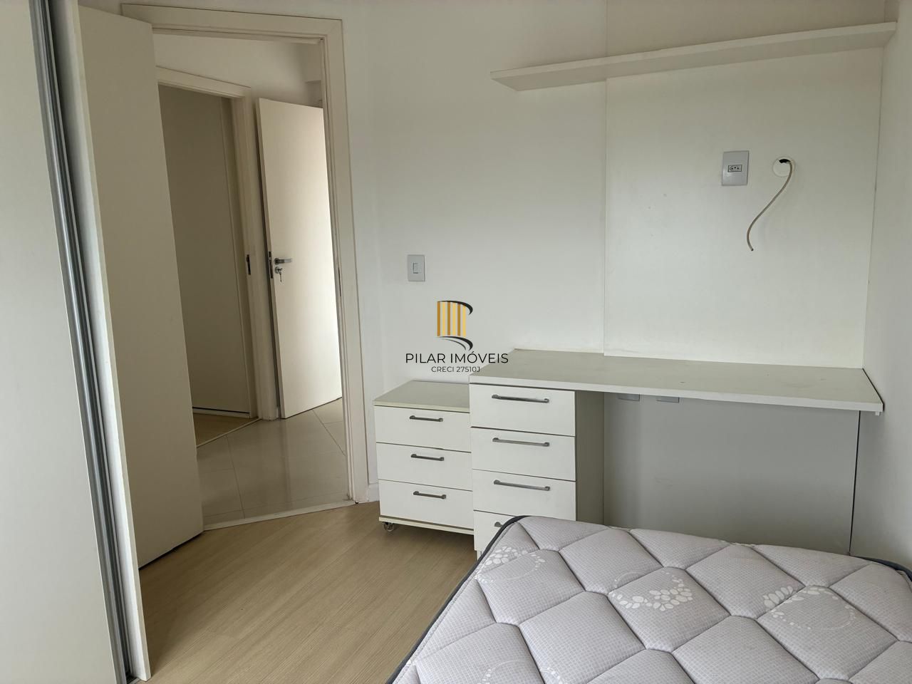 Vende-se amplo apartamento 3 quartos com suíte e 2 vagas no Menino Deus  - 158,4m²