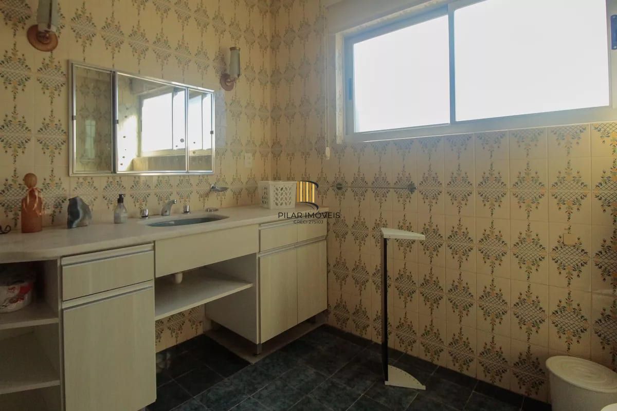Vende-se apartamento com 4 quartos (1 suíte), 204 m² e 2 vagas - Rio Branco