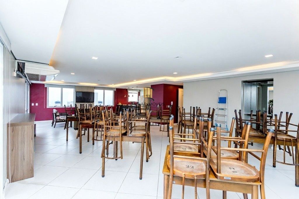 Vende-se apartamento com 2 quartos (1 suíte), 55m² e 2 vagas – Petrópolis