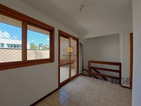Cobertura de 2 Dormitórios com Terraço e Churrasqueira - 115m² - Petrópolis