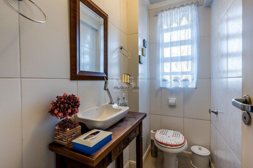 Vende-se apartamento - 117m², 3 dormitórios(1 suíte), 2 vagas - Petrópolis