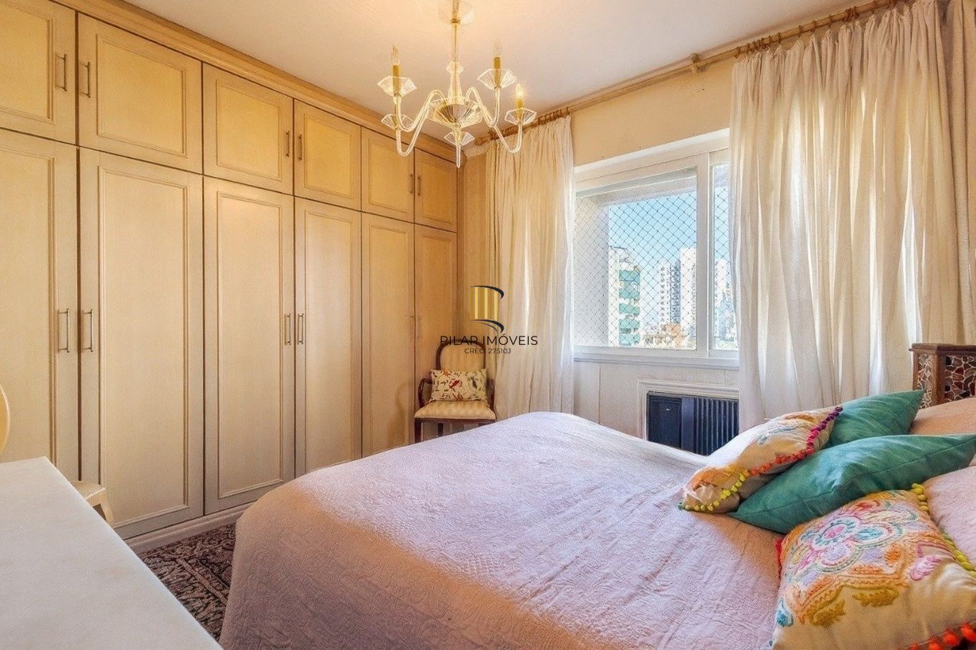 Vende-se apartamento com 3 quartos (1 suíte), 122 m² e 1 vaga – Petrópolis