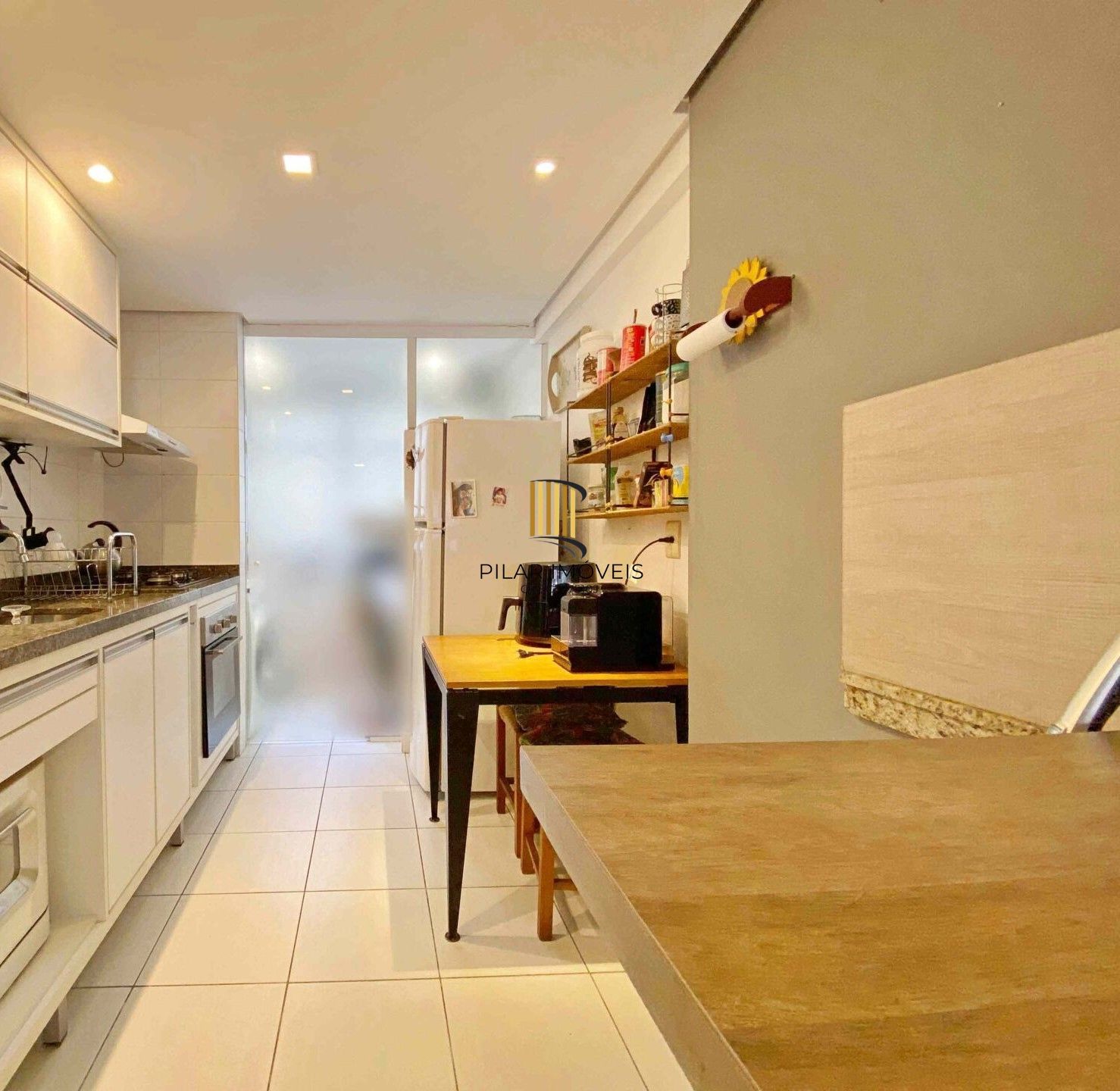 Vende-se apartamento com 2 quartos(1 suíte), 81m² e 2 vagas - Rio Branco