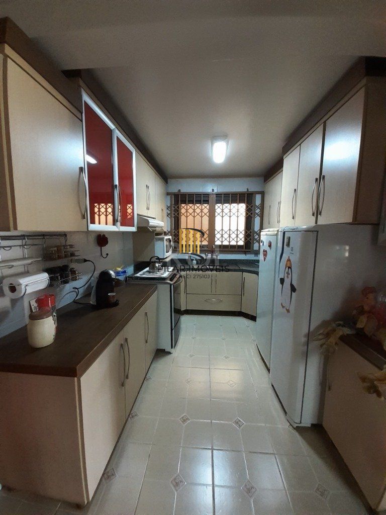 Casa 3 dormitórios, 2 suítes, 4 vagas, 257,52 m² de área privativa, no Bairro Ipanema