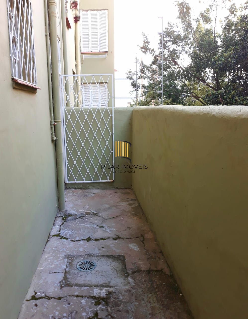 Vende-se apartamento térreo com 1 quarto, pátio privativo e 44 m² – Higienópolis