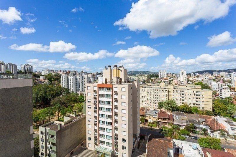Apartamento 2 dormitórios, 1 suíte, 2 vagas no Bairro Petrópolis