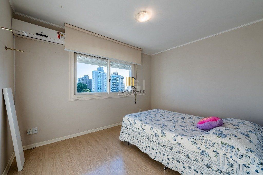 Vende-se apartamento - 117m², 3 dormitórios(1 suíte), 2 vagas - Petrópolis