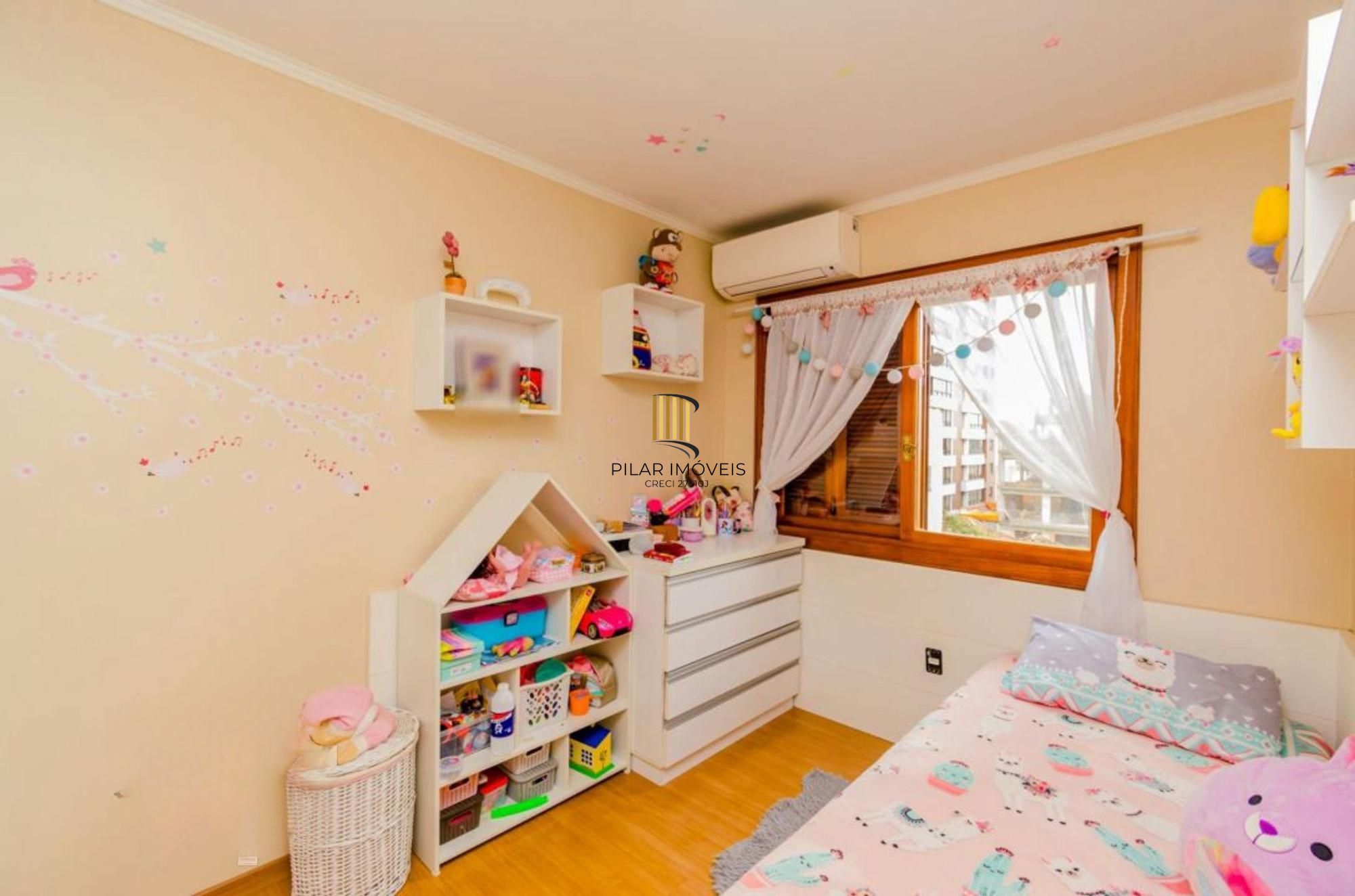 Vende-se apartamento com 3 quartos, suíte e churrasqueira – 103 m² - Petrópolis