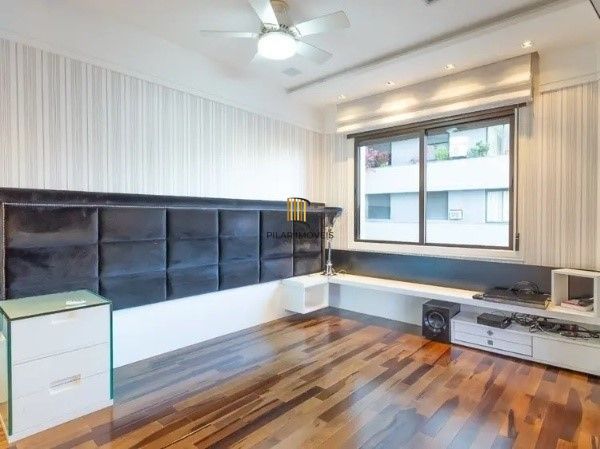 Vende-se amplo apartamento luxuoso 3 suítes e 3 vagas, hidro, mobiliado, dependência completa - 221m² - Bela Vista