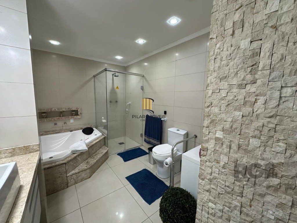 Vende-se ampla casa 3 quartos com hidro, 2 vagas, living com ladeira e salão de festas com churrasqueira - 260m² - Medianeira