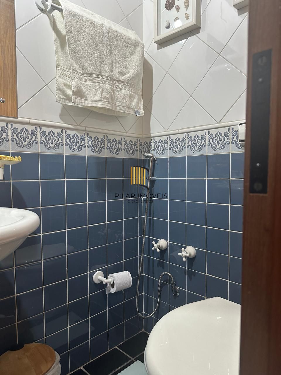 Vende-se apartamento com 2 quartos (1 suíte), 70m² e 1 vaga – Mont Serrat