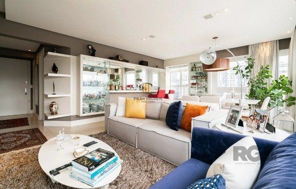 Vende-se luxuoso apartamento 3 suítes, 2 vagas a 50m da Encol - 148m² - Bela Vista