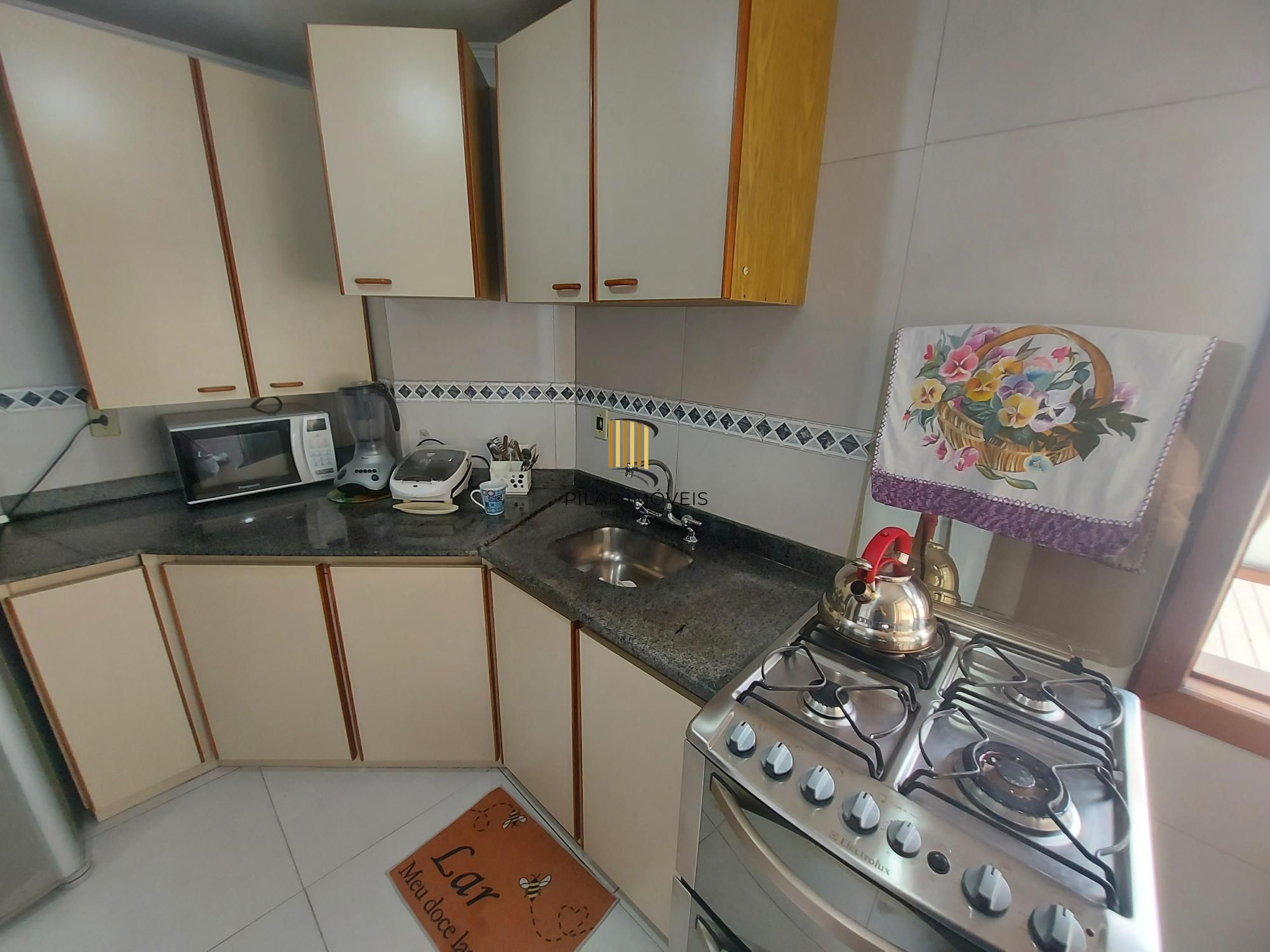 Vende-se apartamento de 2 quartos, 2 vagas, 74m² e sacada e churrasqueira - Higienópolis