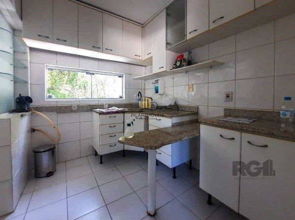 Vende-se ampla cobertura 2 quartos com suíte e vaga coberta e escriturada - 134m² -  Rio Branco