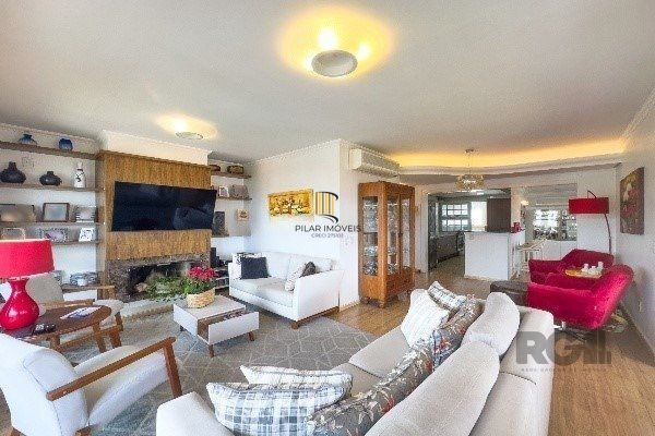 Apartamento de 3 Dormitórios com Suíte e 2 Vagas no Bairro Petrópolis - 160m²