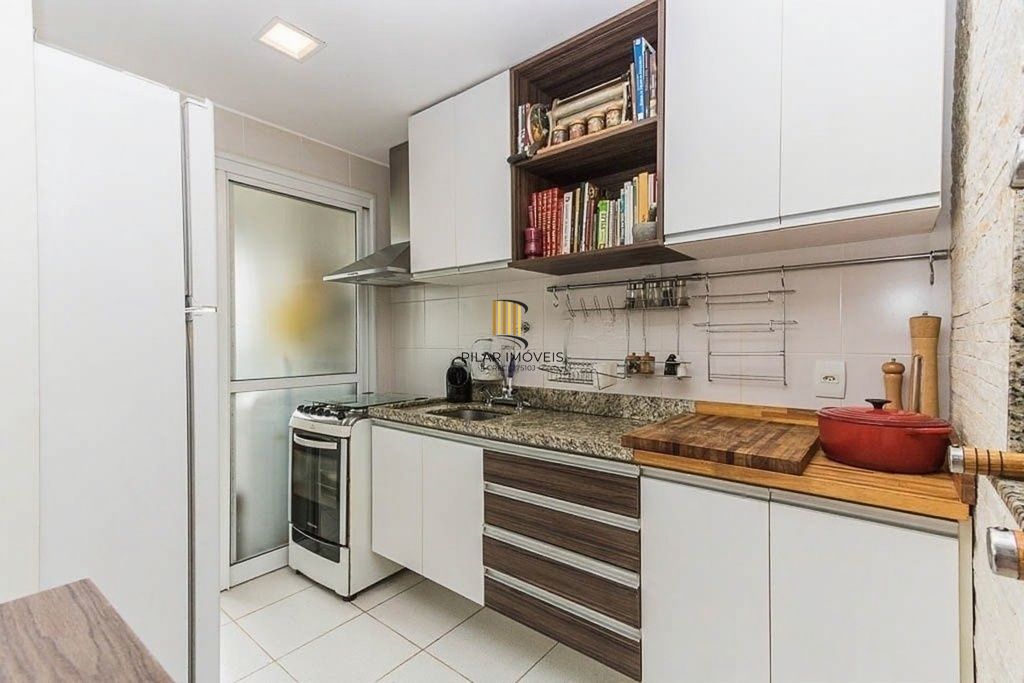 Vende-se apartamento com 2 quartos (1 suíte), 68m² e 2 vagas – Passo da Areia