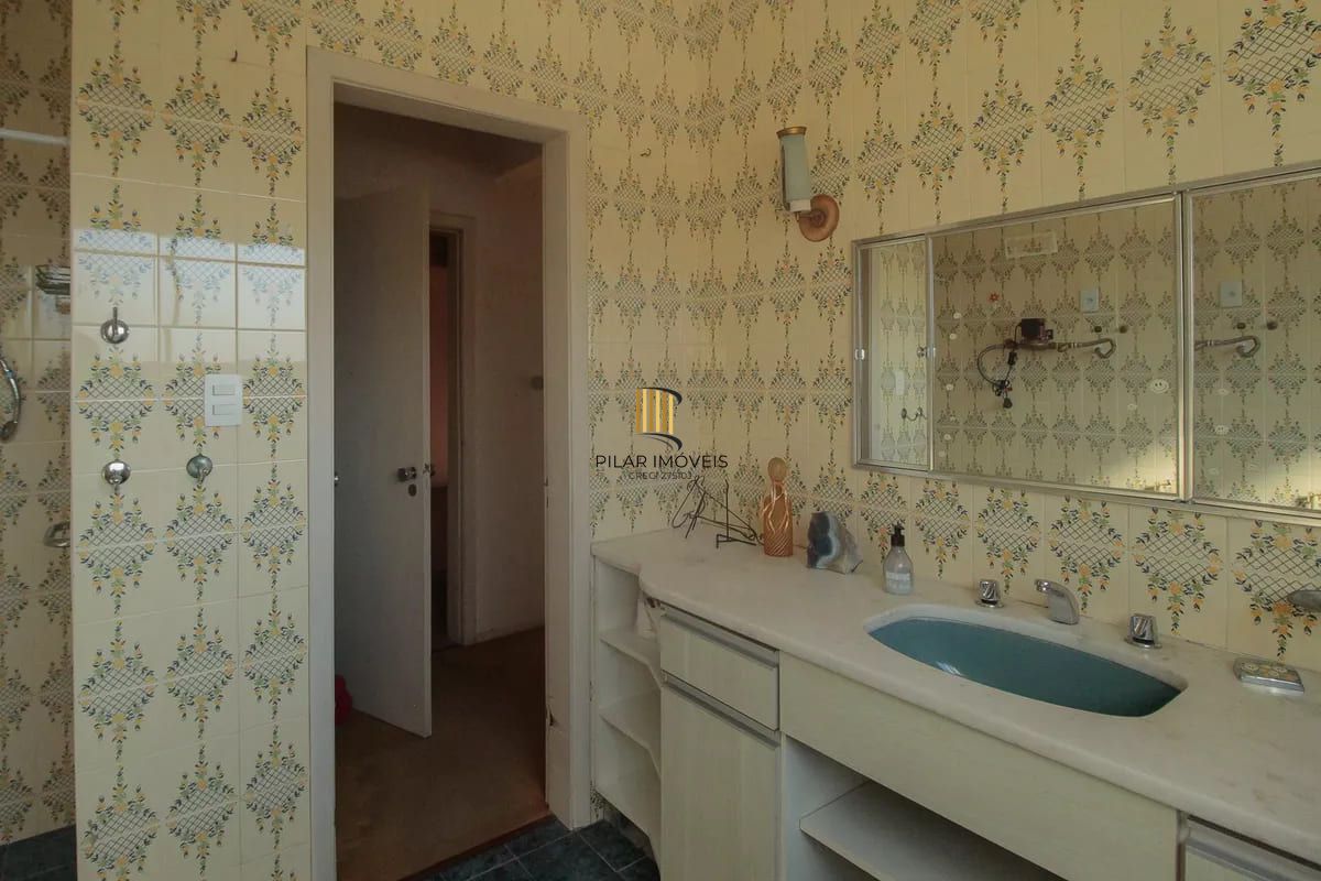 Vende-se apartamento com 4 quartos (1 suíte), 204 m² e 2 vagas - Rio Branco