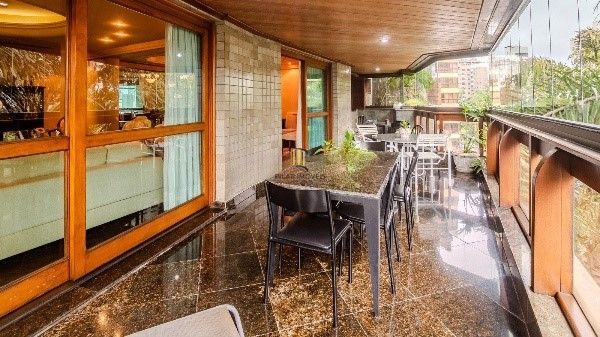 Apartamento com 4 suítes, churrasqueira e 3 vagas - 287m² - Bela Vista