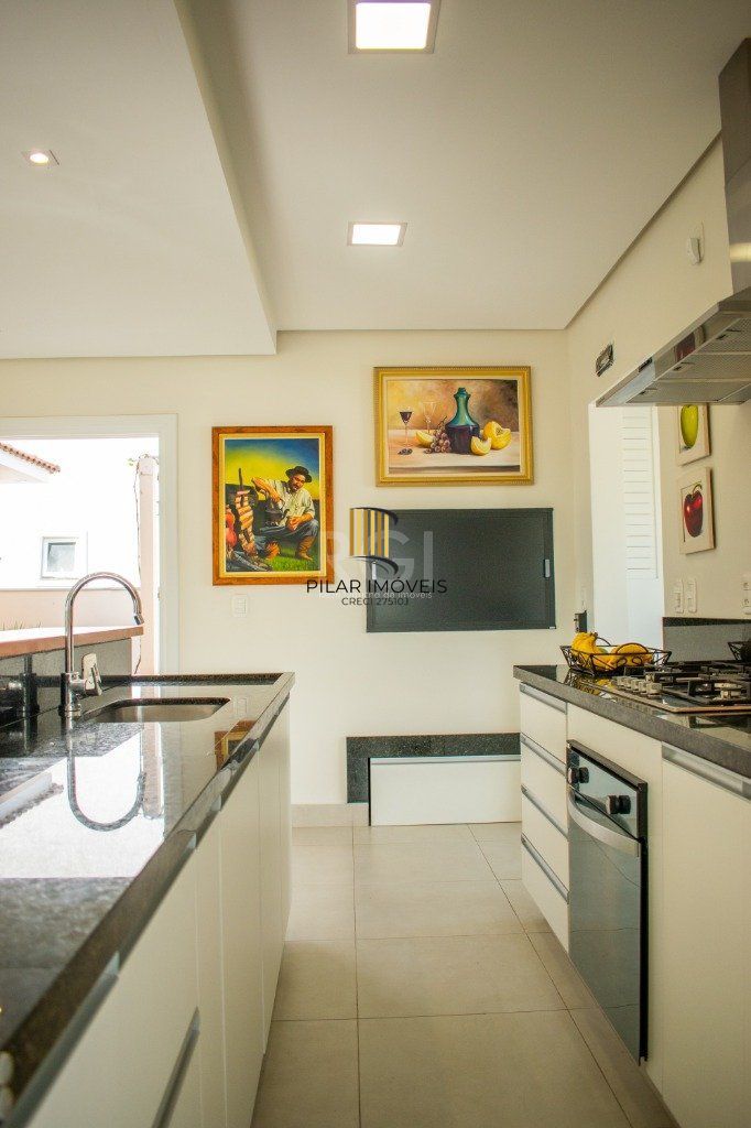 Casa para Venda - 243.12m², 4 dormitórios, sendo 1 suites, 4 vagas - São Vicente