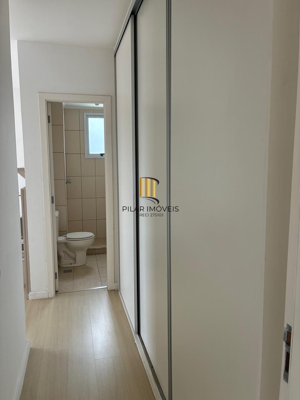 Vende-se amplo apartamento 3 quartos com suíte e 2 vagas no Menino Deus  - 158,4m²