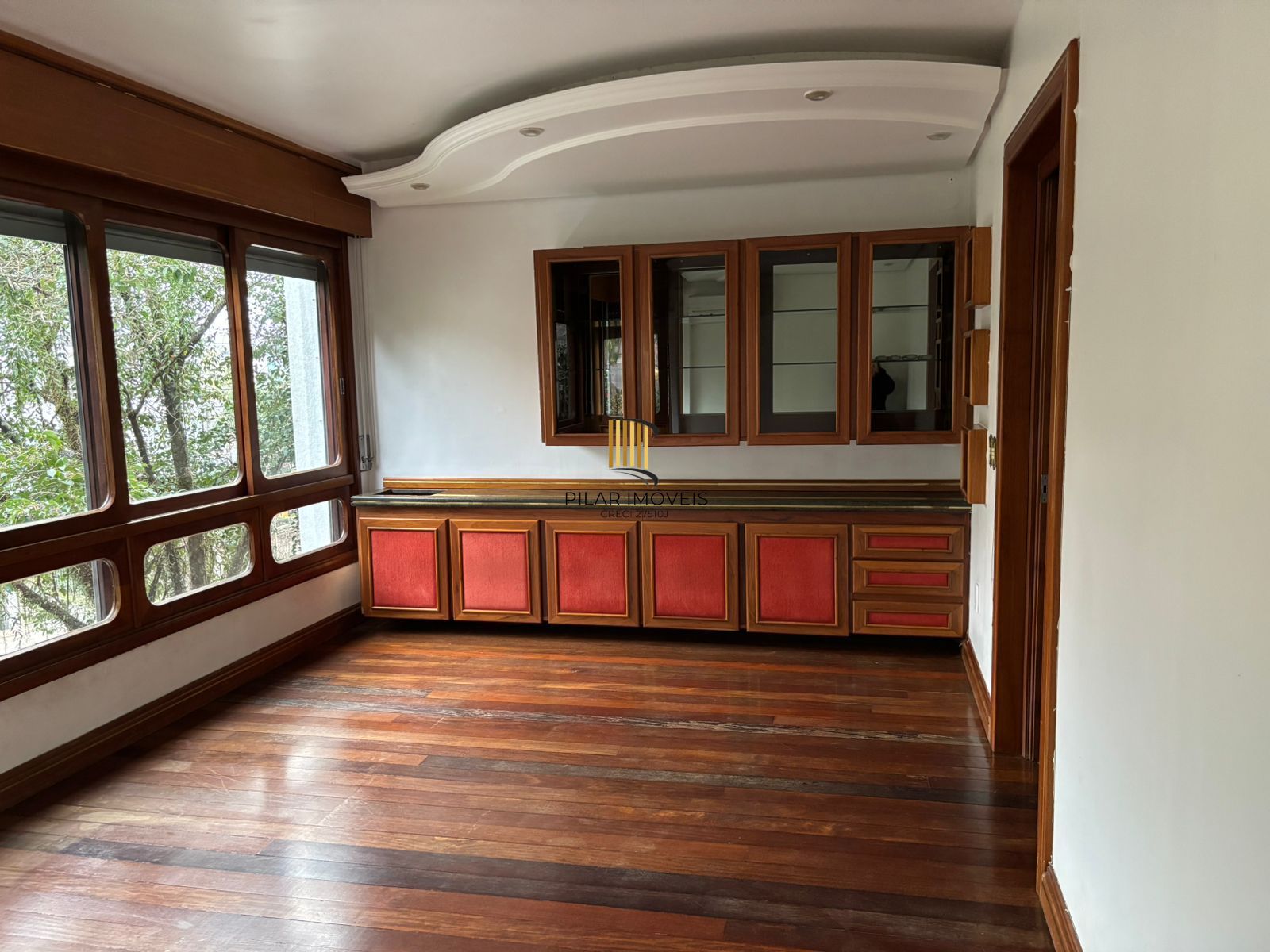 Vende-se apartamento com 3 quartos( 1 suíte), 111m² e 1 vaga – Auxiliadora