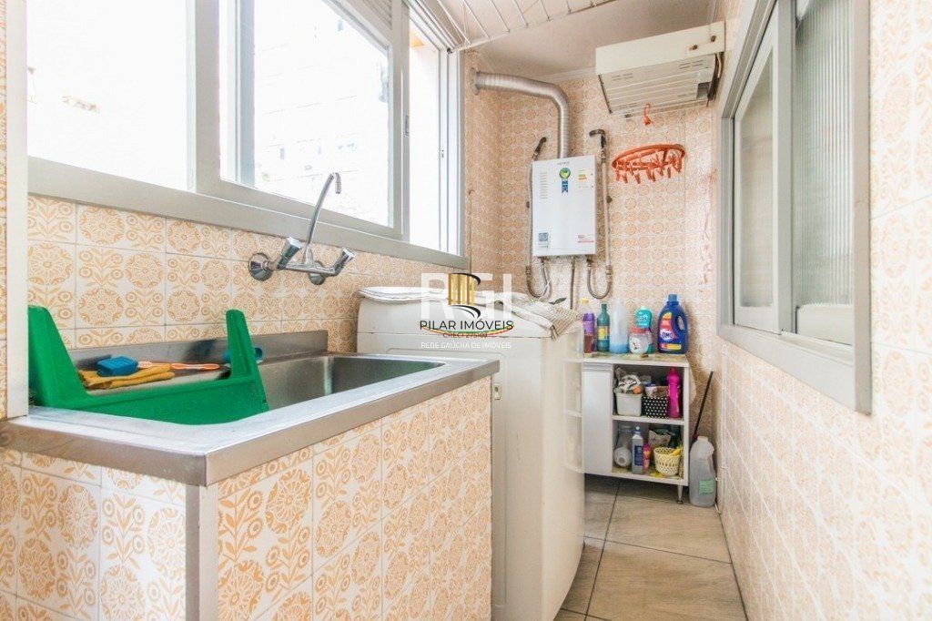 Apartamento á Venda - 140m², 3 dormitórios, sendo 1 suites, 2 vagas - São João