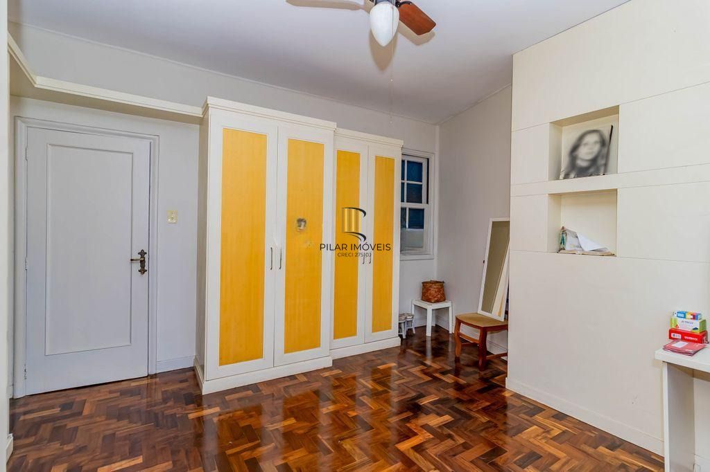 Vende-se apartamento com 2 quartos, sacada e 1 vaga – 113 m² – Moinhos de Vento