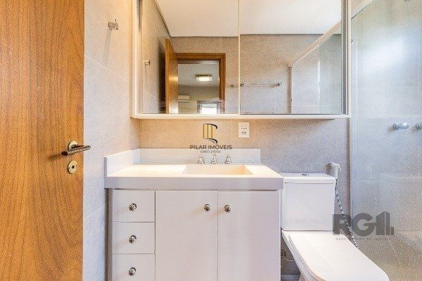 Vende-se luxuoso apartamento 3 quartos com suíte, 2 vagas, lareira, churrasqueira, próximo da encol - 133m² - Bela Vista